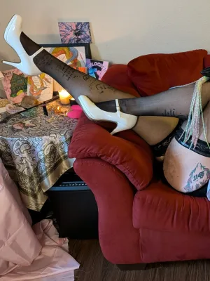 Transmasc with a Fat Ass. Smutty and Slutty. Kinky and Queer.