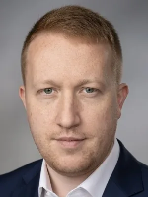 Str8 guy with a dad bod looking to be worshipped