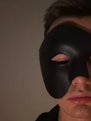 Calm, confident voice. I don\'t rush conversations. If you\'re here, you have my full attention.