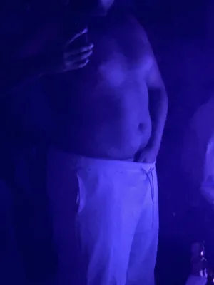 looking for some slutty gay bottoms to call, text and worship me 