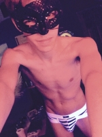 Sexy Twink that you know you want to talk to