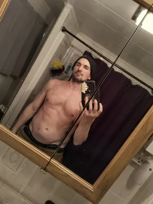 Hung dude texts taboo filth, gets you off